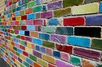 Чем можно покрасить кирпичную стену